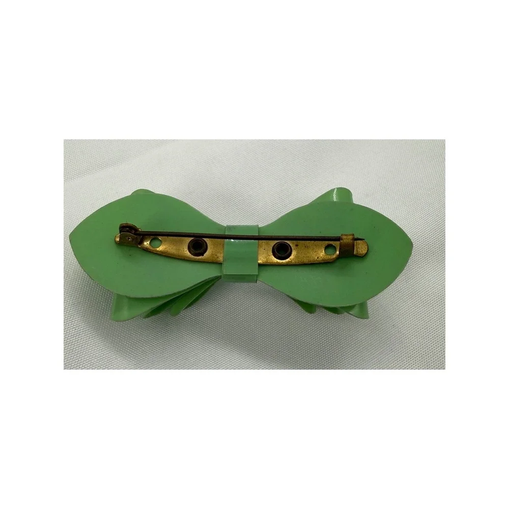 Vintage Green Plastic Bow Brooch Mid Century Accordion Layered Pin Accessory